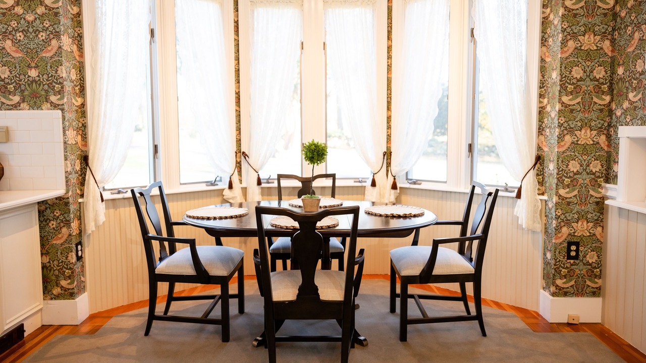 Photo of Others in Thompson