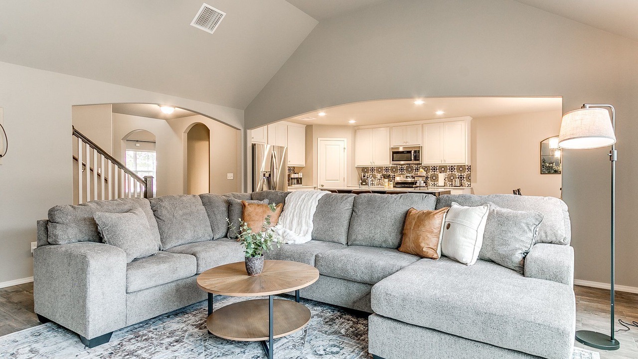 Photo of Livingroom in Broken Arrow