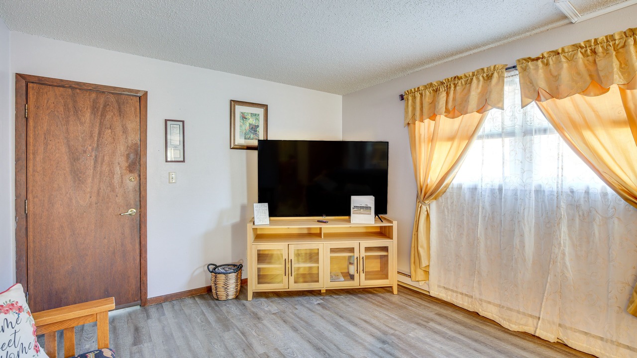 Photo of Livingroom in Pierre