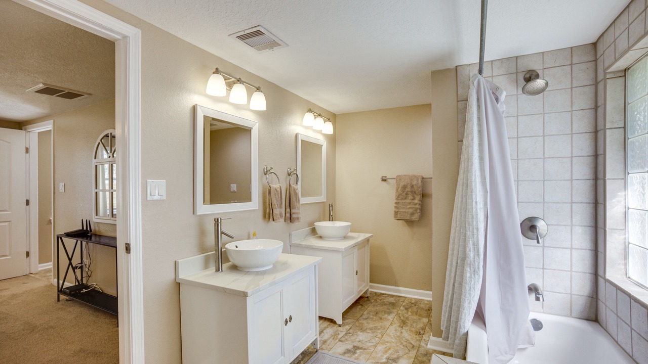 Photo of Bathroom in College Park