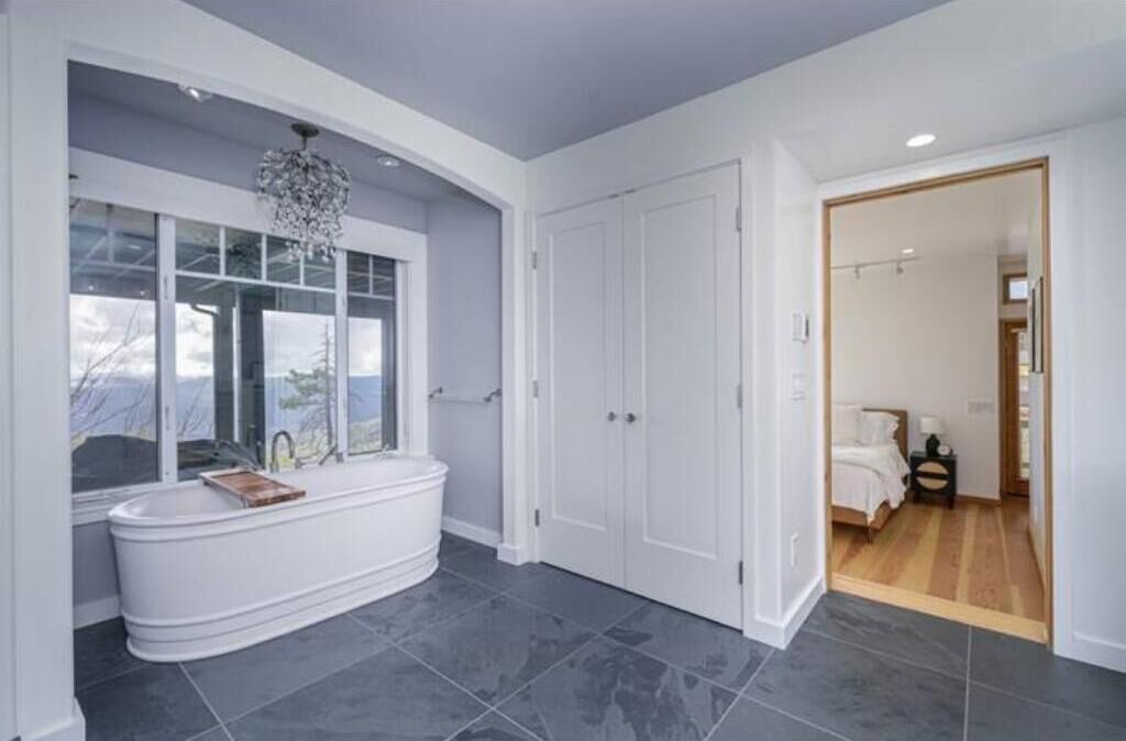 Photo of Bathroom in Idyllwild
