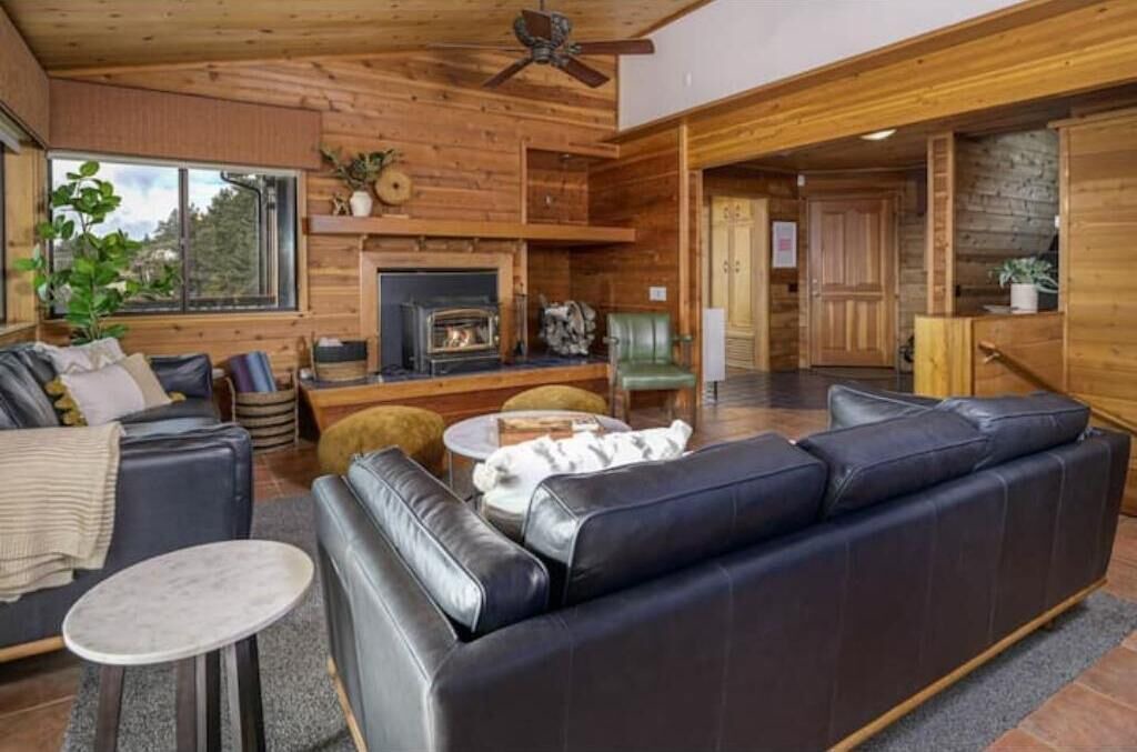 Photo of Livingroom in Idyllwild