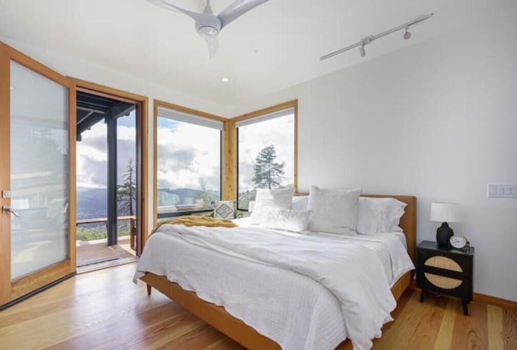 Photo of Bedroom in Idyllwild