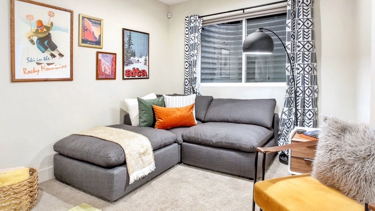 Photo of Livingroom in Holladay