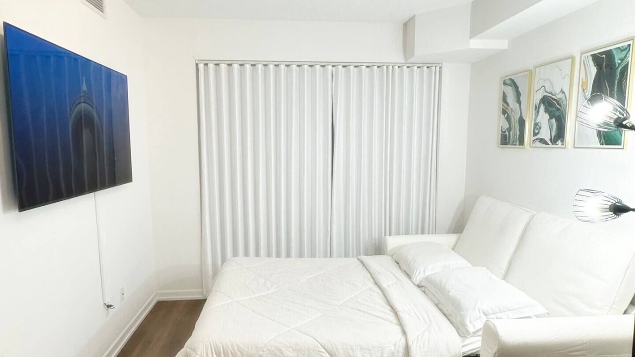 Photo of Bedroom in Parkway Forest