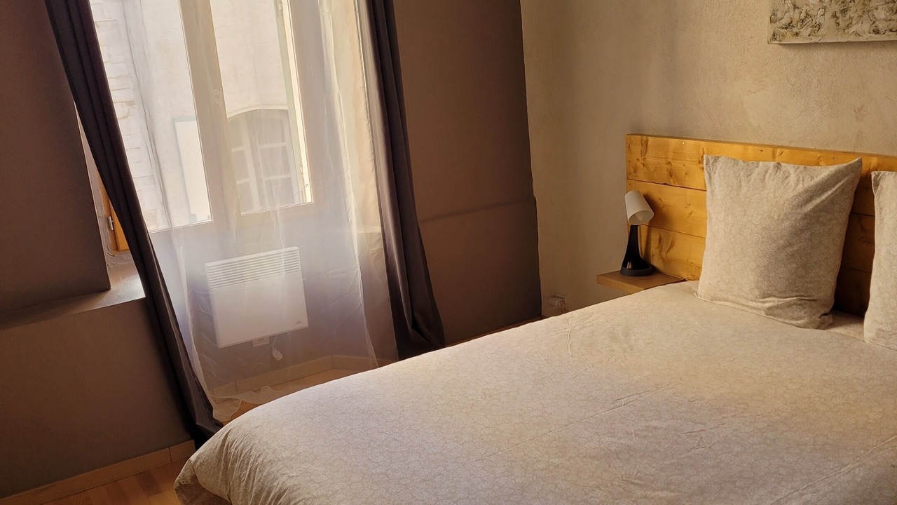 Photo of Bedroom in Hyeres City Centre
