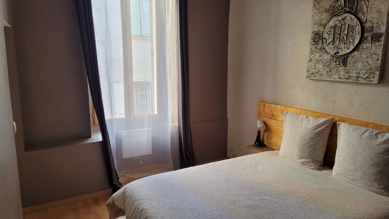 Photo of Bedroom in Hyeres City Centre
