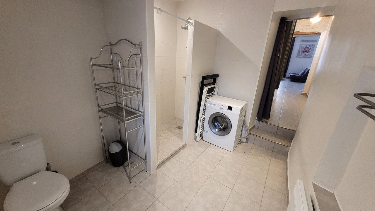 Photo of Bathroom in Hyeres City Centre
