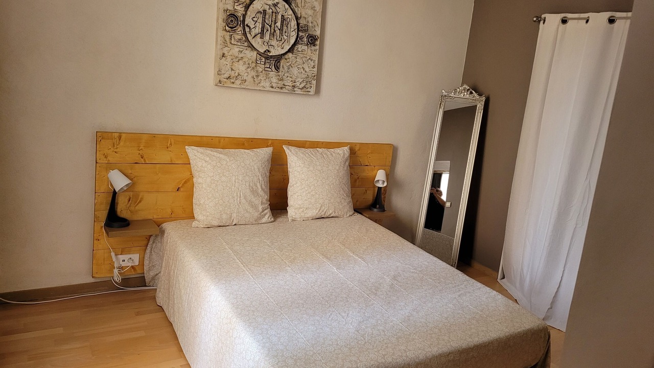 Photo of Bedroom in Hyeres City Centre