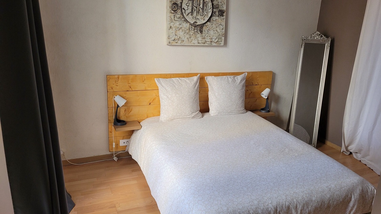 Photo of Bedroom in Hyeres City Centre