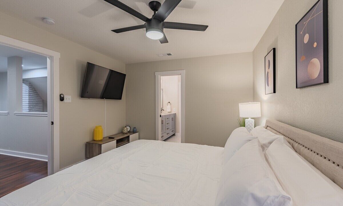 Photo of Bedroom in North San Antonio - SAT