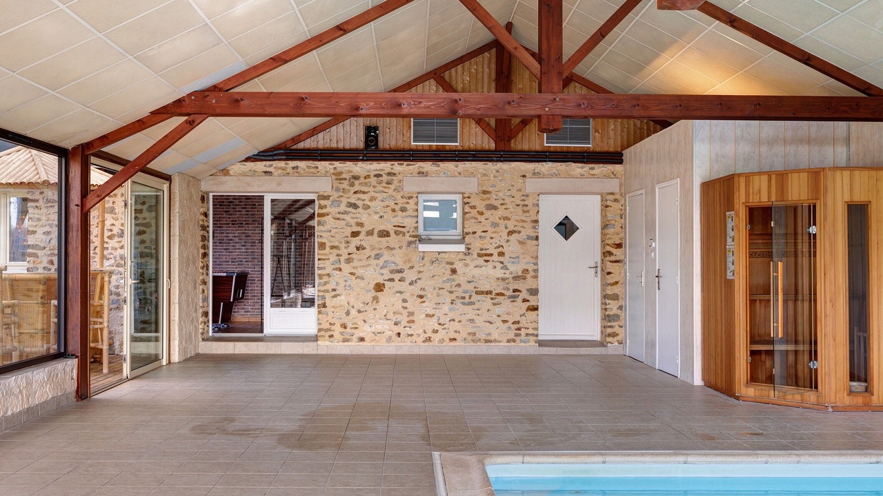 Photo of Outdoor in Huille