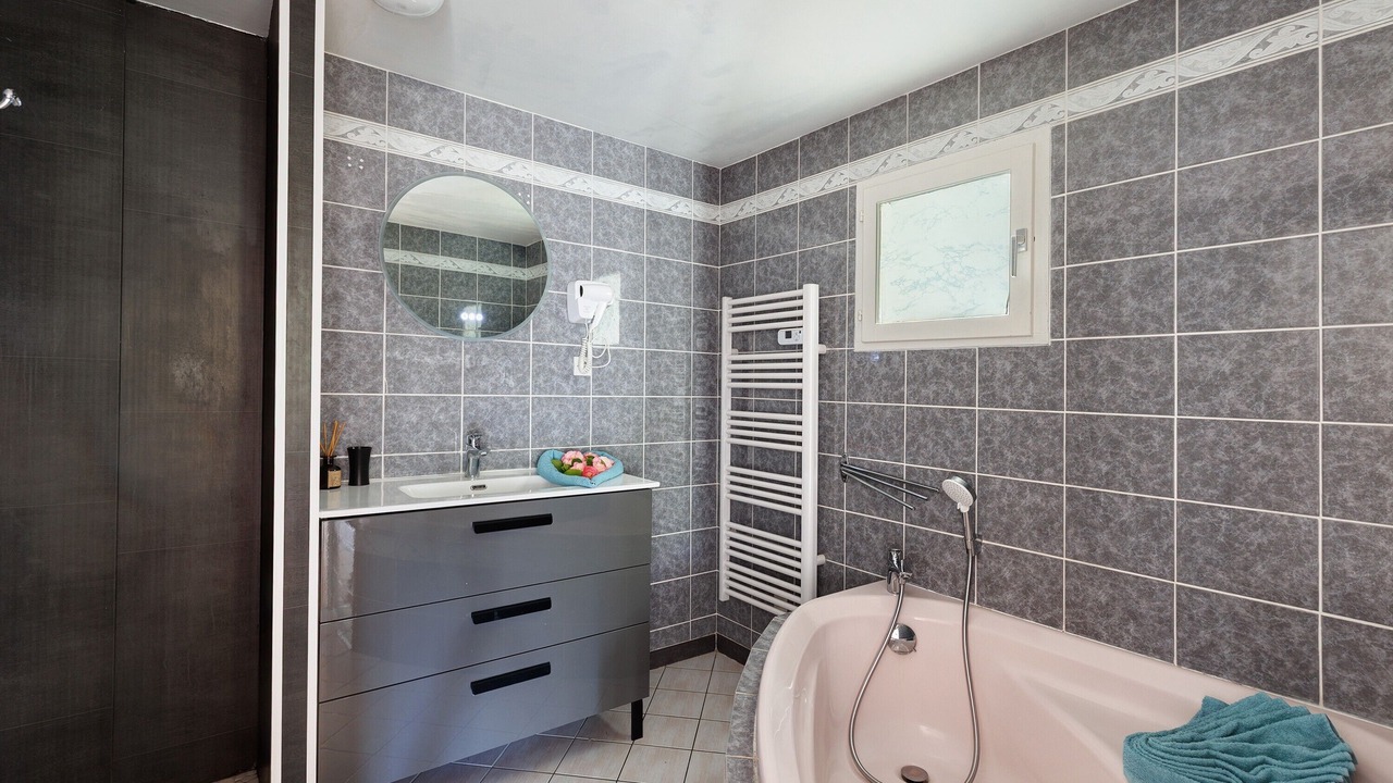 Photo of Bathroom in Huille