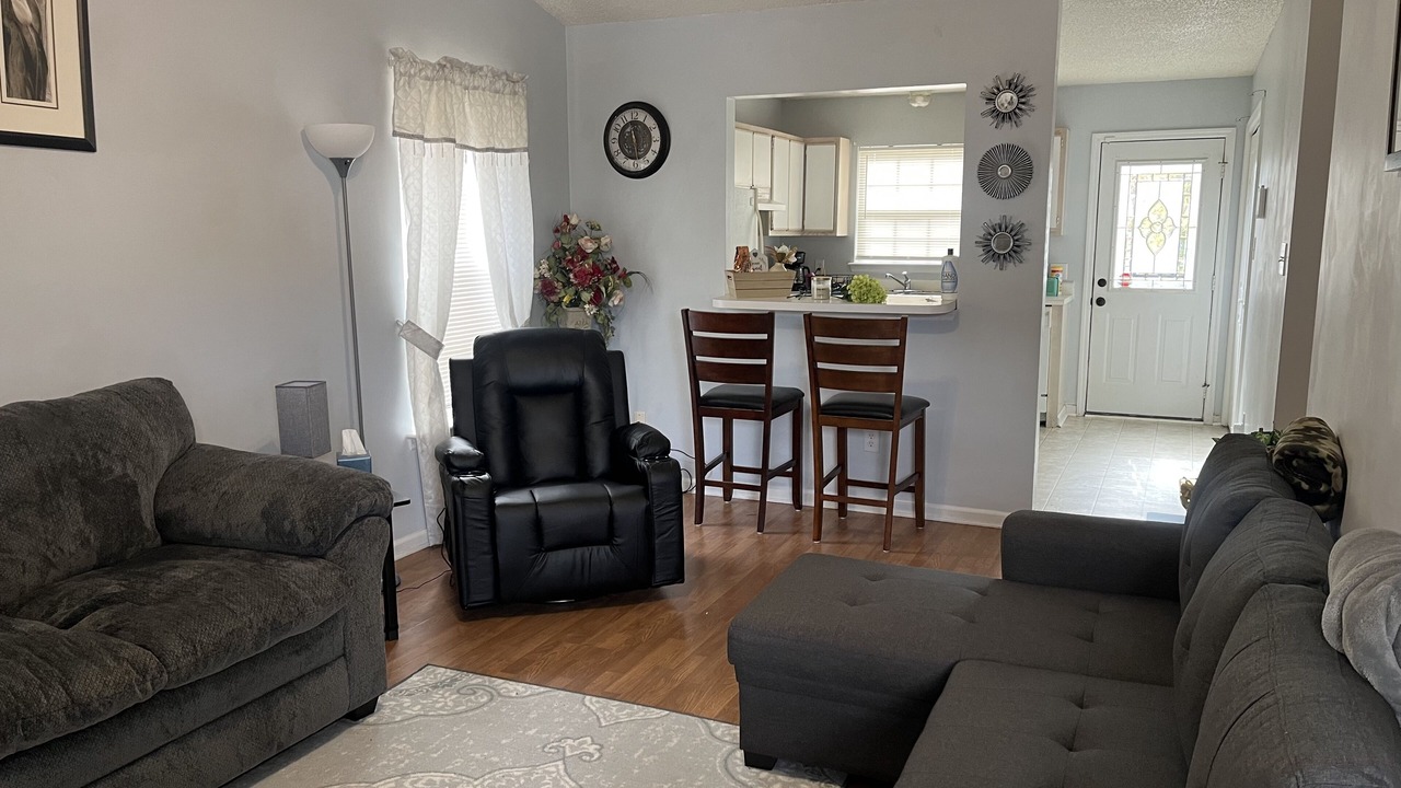 Photo of Livingroom in Jacksonville