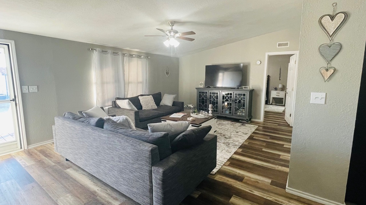 Photo of Livingroom in Mead
