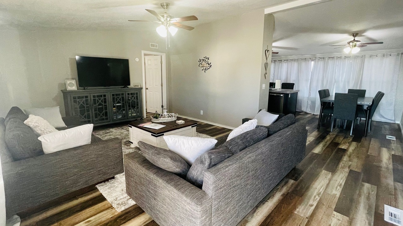 Photo of Livingroom in Mead