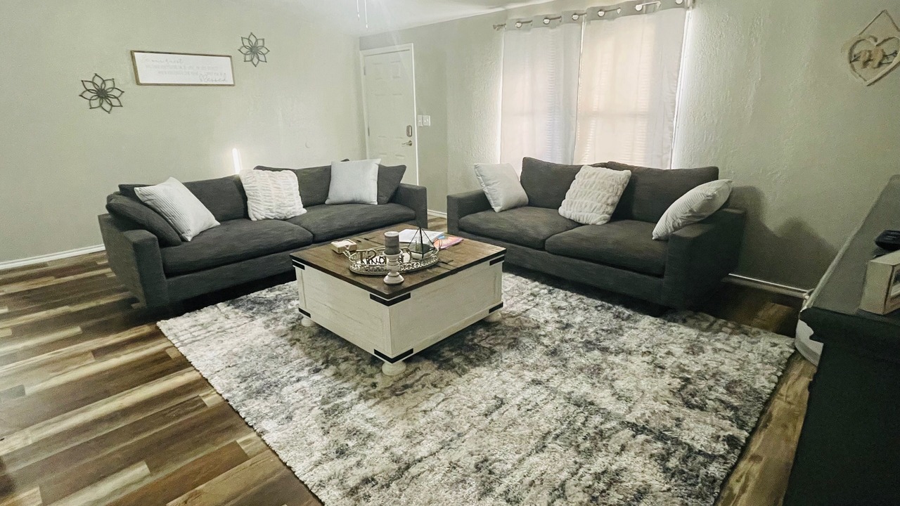 Photo of Livingroom in Mead