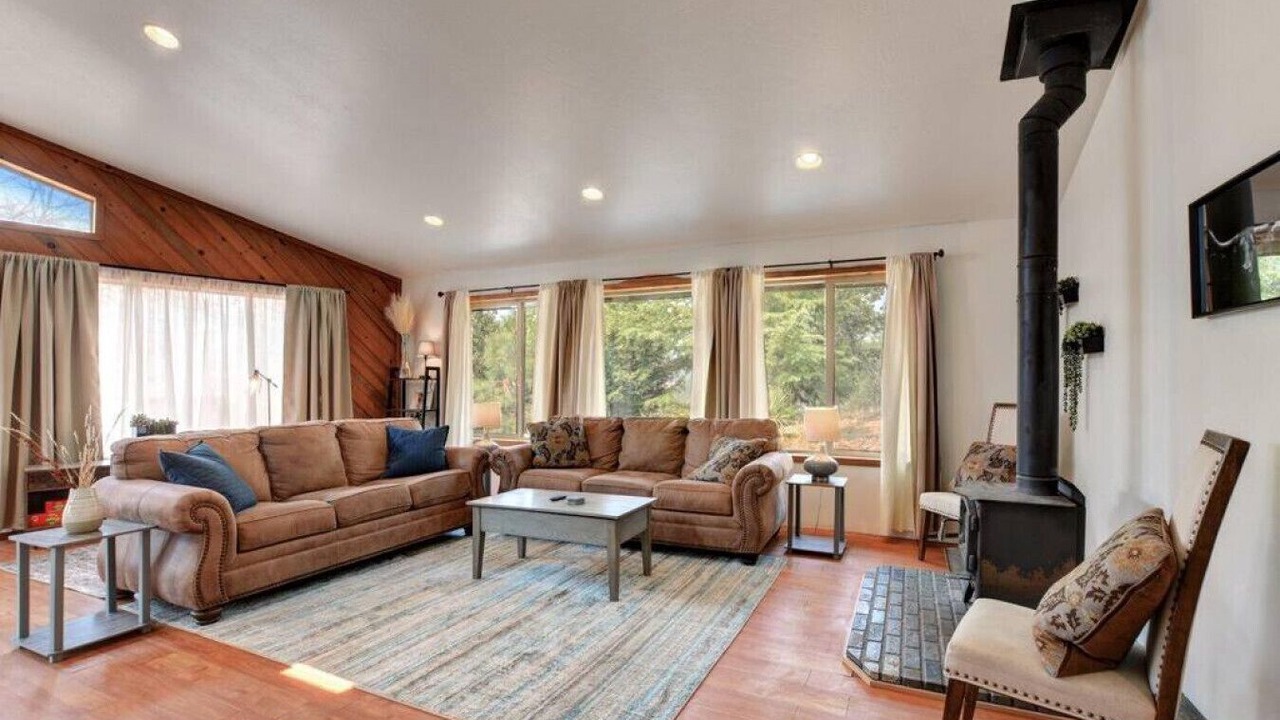 Photo of Bedroom in Eagle Point