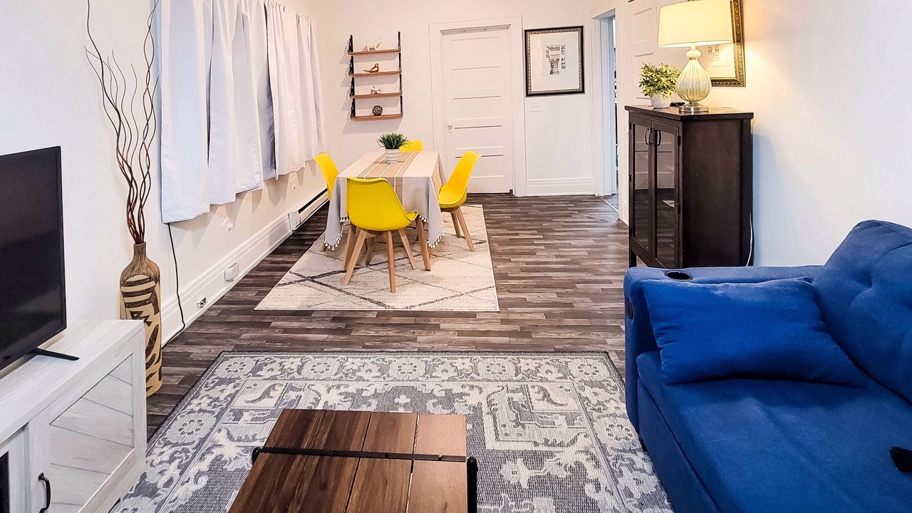 Photo of Livingroom in East Avenue