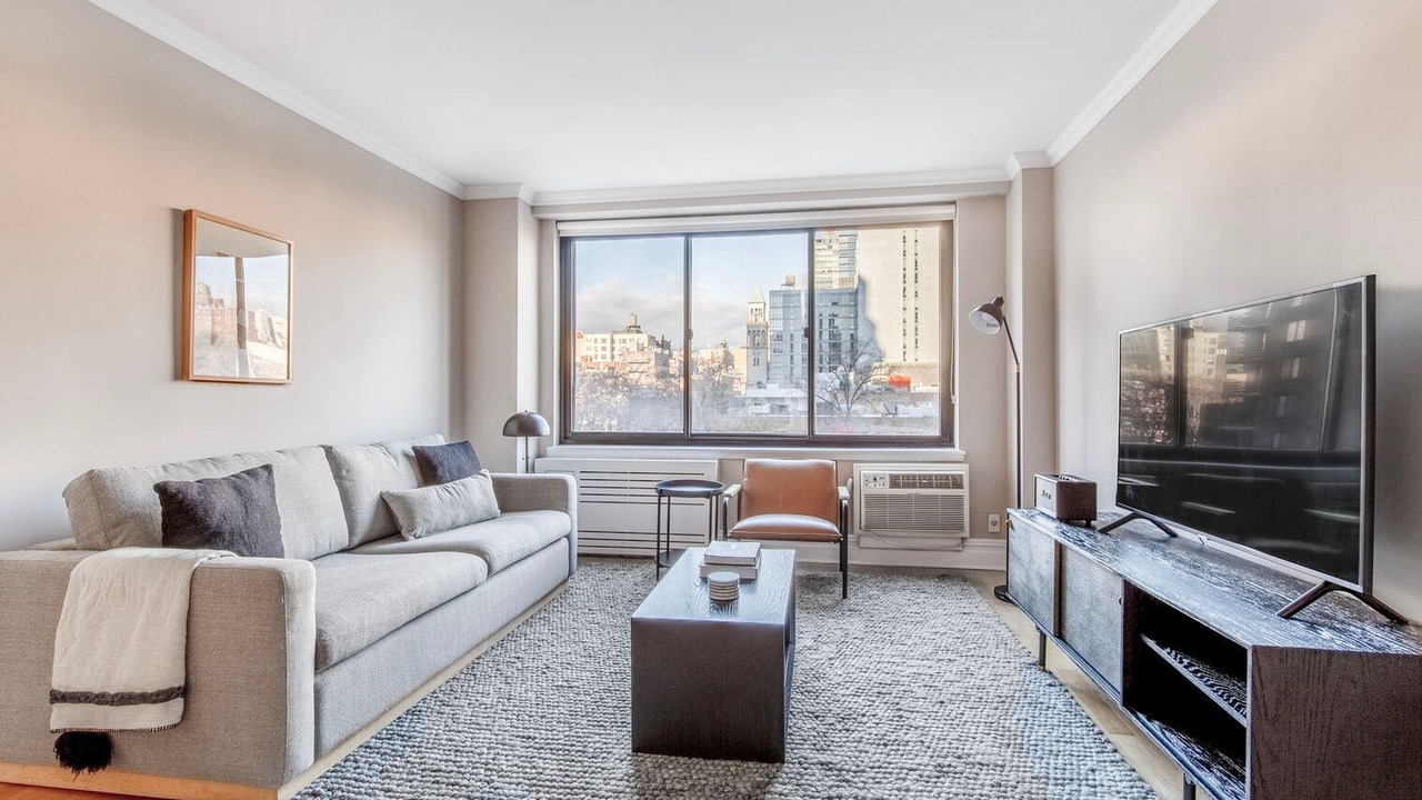 Photo of Livingroom in Manhattan Valley