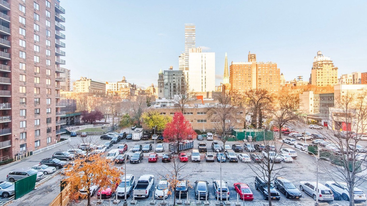 Photo of Others in Manhattan Valley