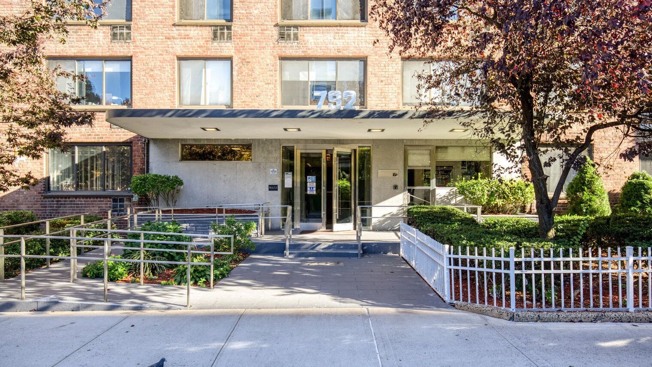 Photo of Outdoor in Manhattan Valley