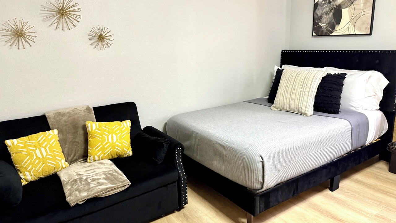 Photo of Bedroom in Central Arlington