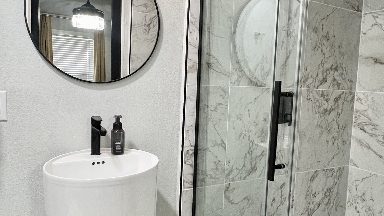 Photo of Bathroom in Central Arlington