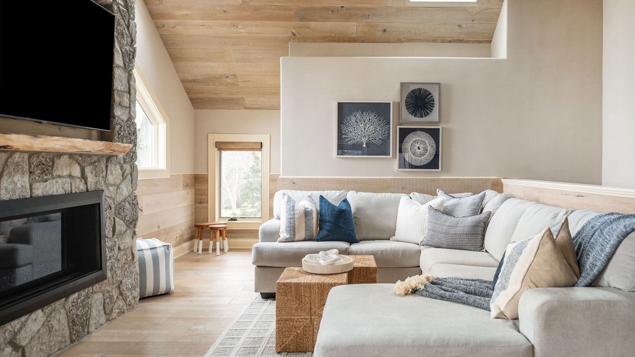 Photo of Livingroom in Oconomowoc