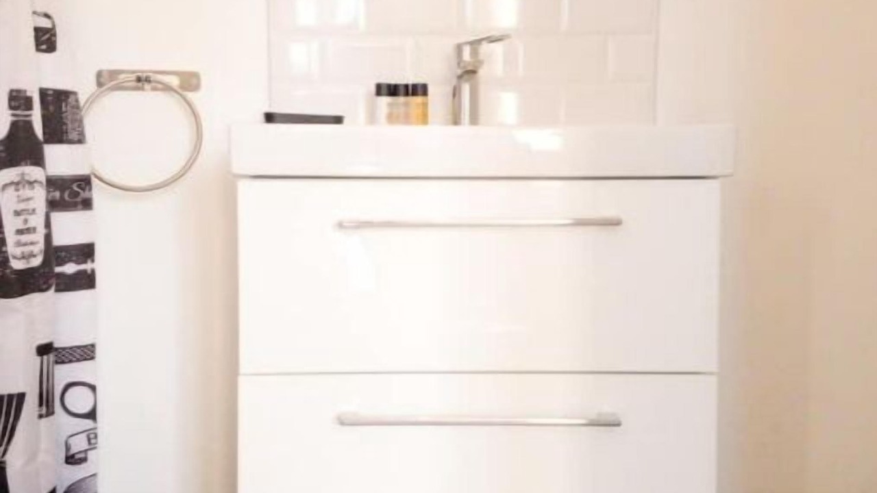 Photo of Bathroom in Saint-Lazare
