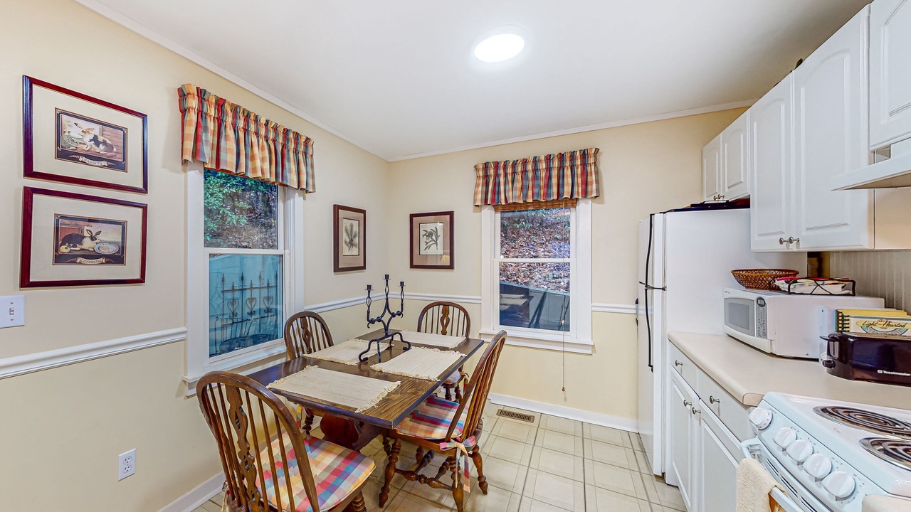 Photo of Kitchen in Mirror Lake