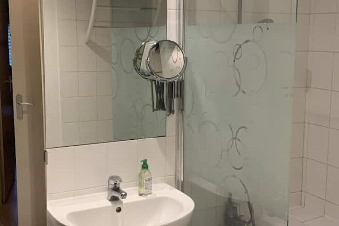 Photo of Bathroom in Saint-Gregoire