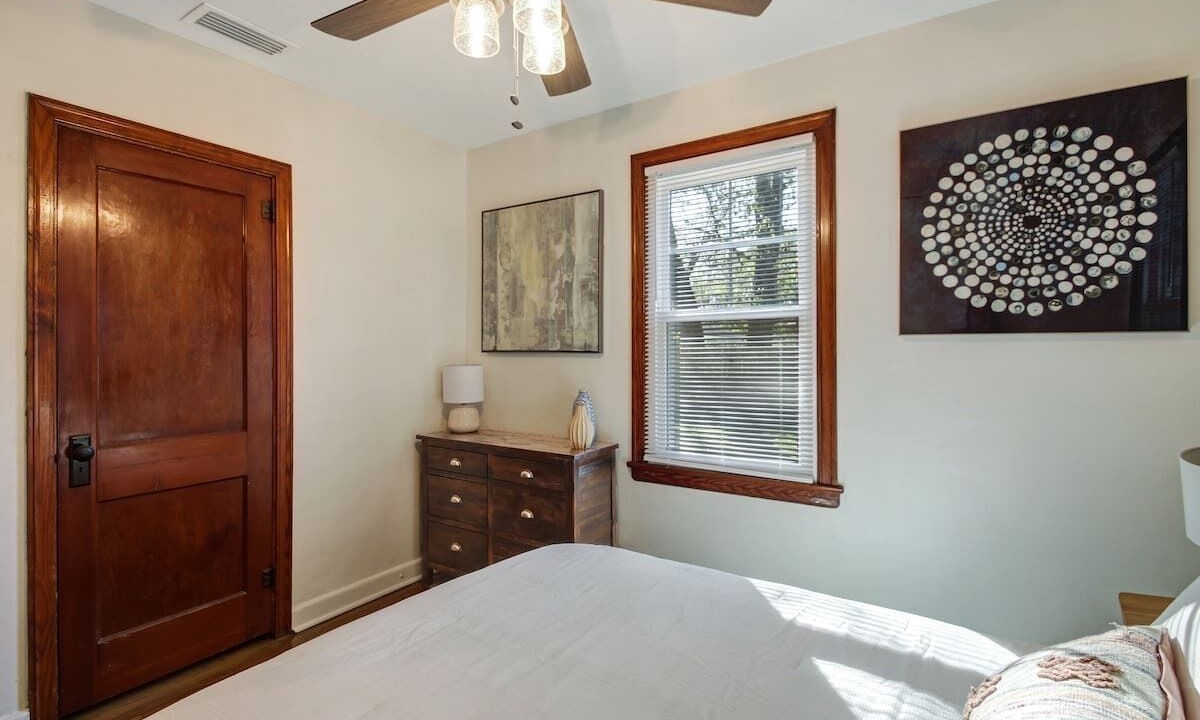 Photo of Bedroom in Murray Hill