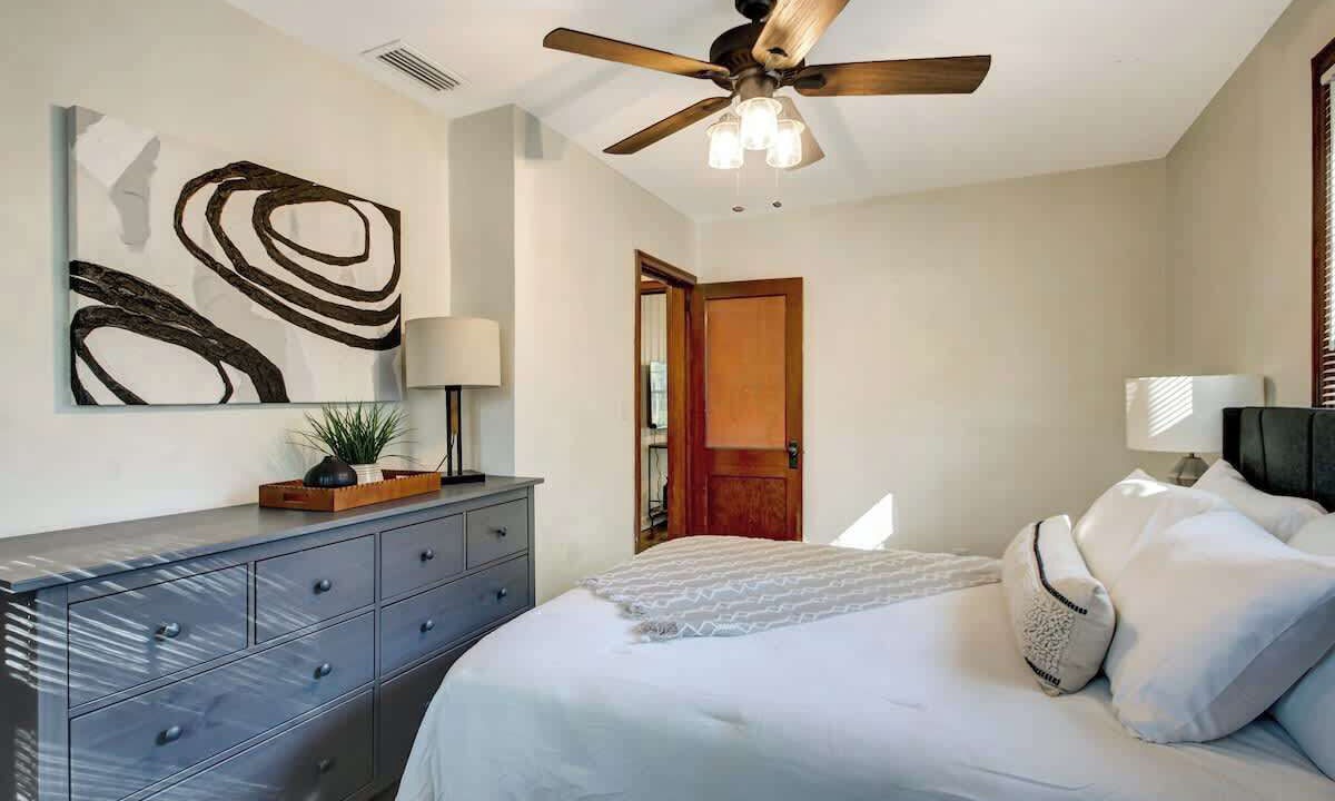 Photo of Bedroom in Murray Hill
