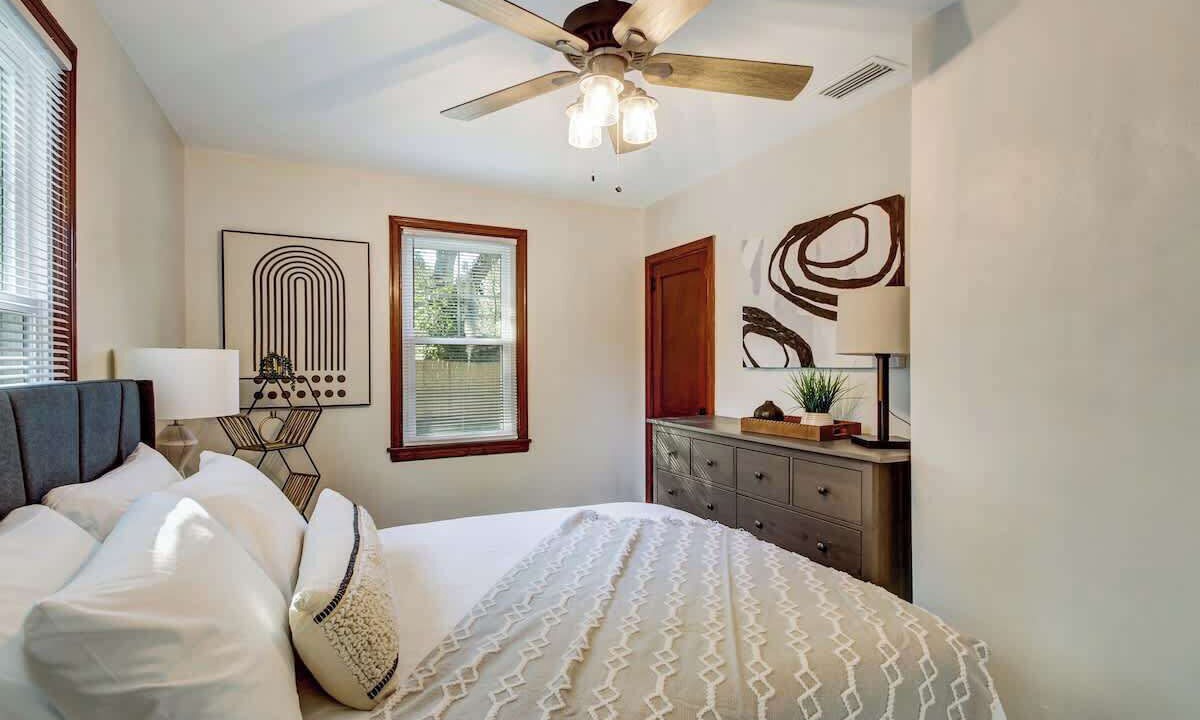 Photo of Bedroom in Murray Hill