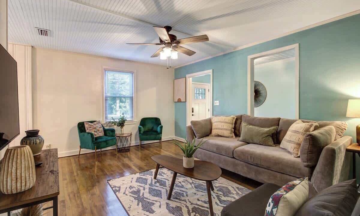 Photo of Livingroom in Murray Hill