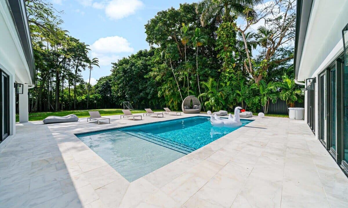 Photo of Outdoor in North Miami