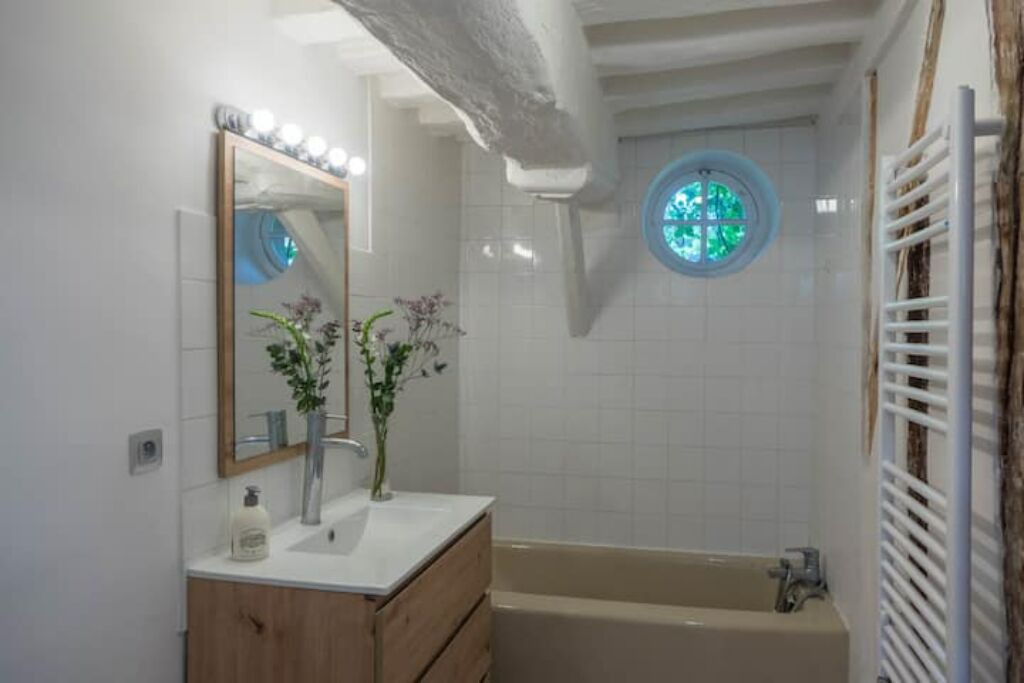Photo of Bathroom in Paucourt