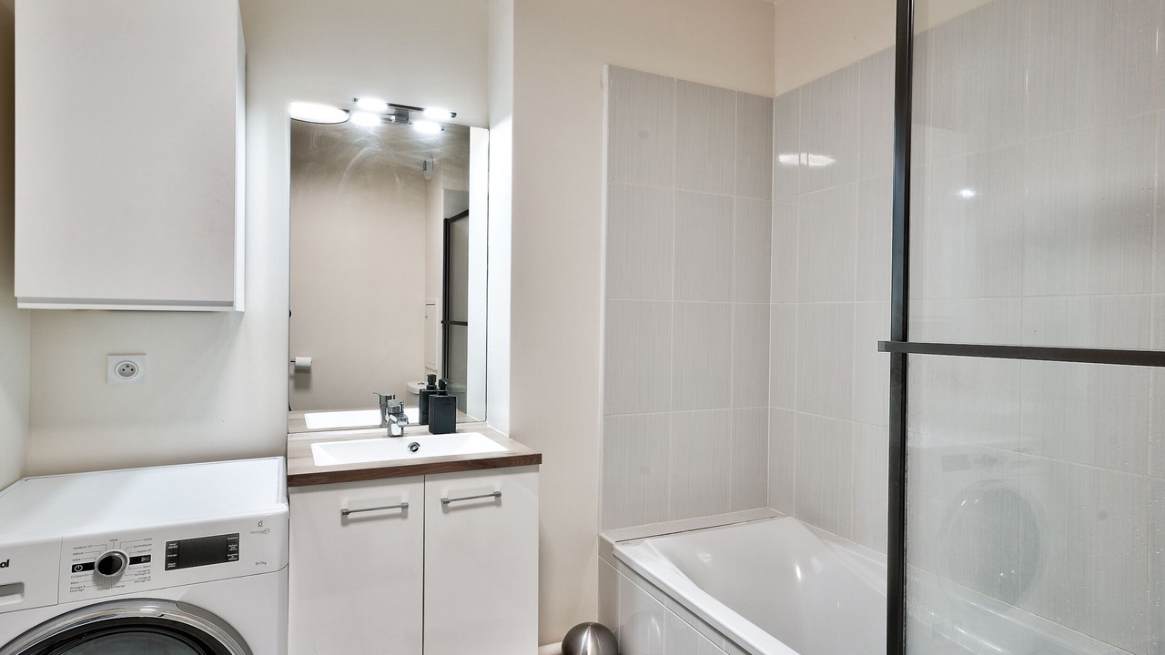 Photo of Bathroom in Universite