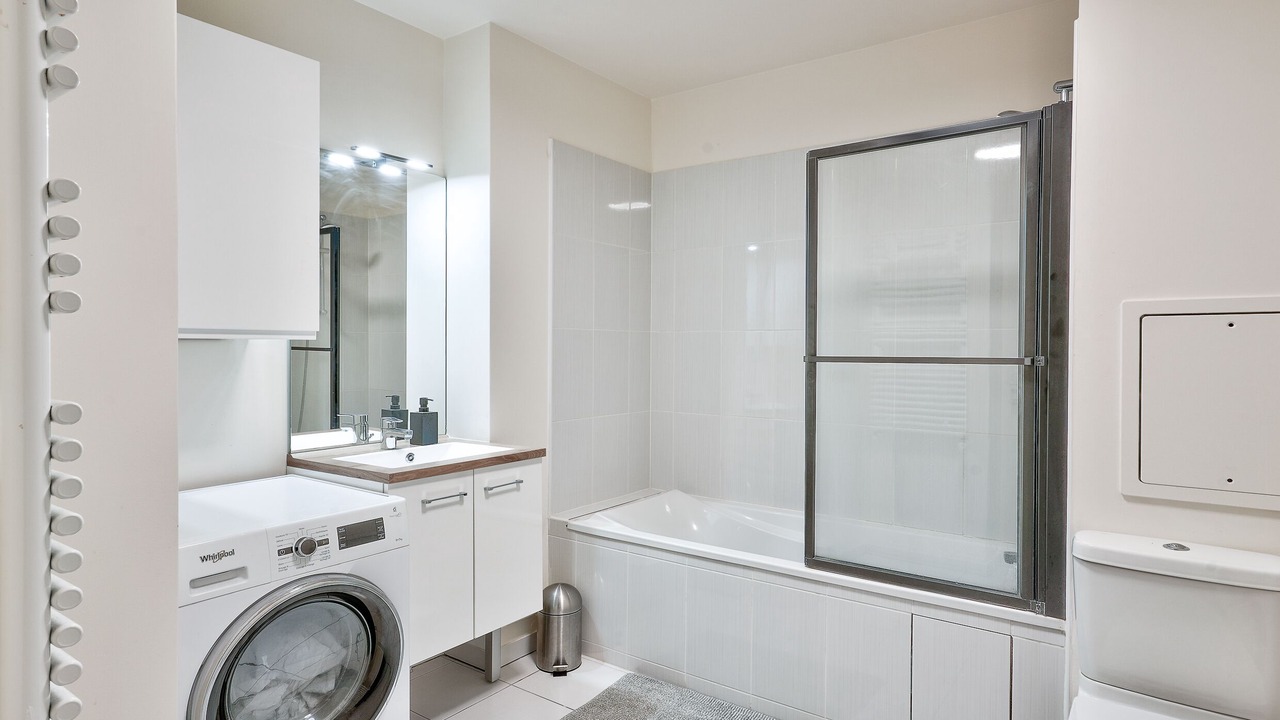 Photo of Bathroom in Universite