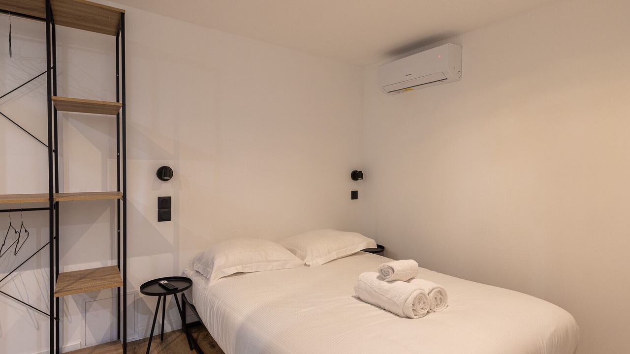 Photo of Bedroom in 2nd Arrondissement