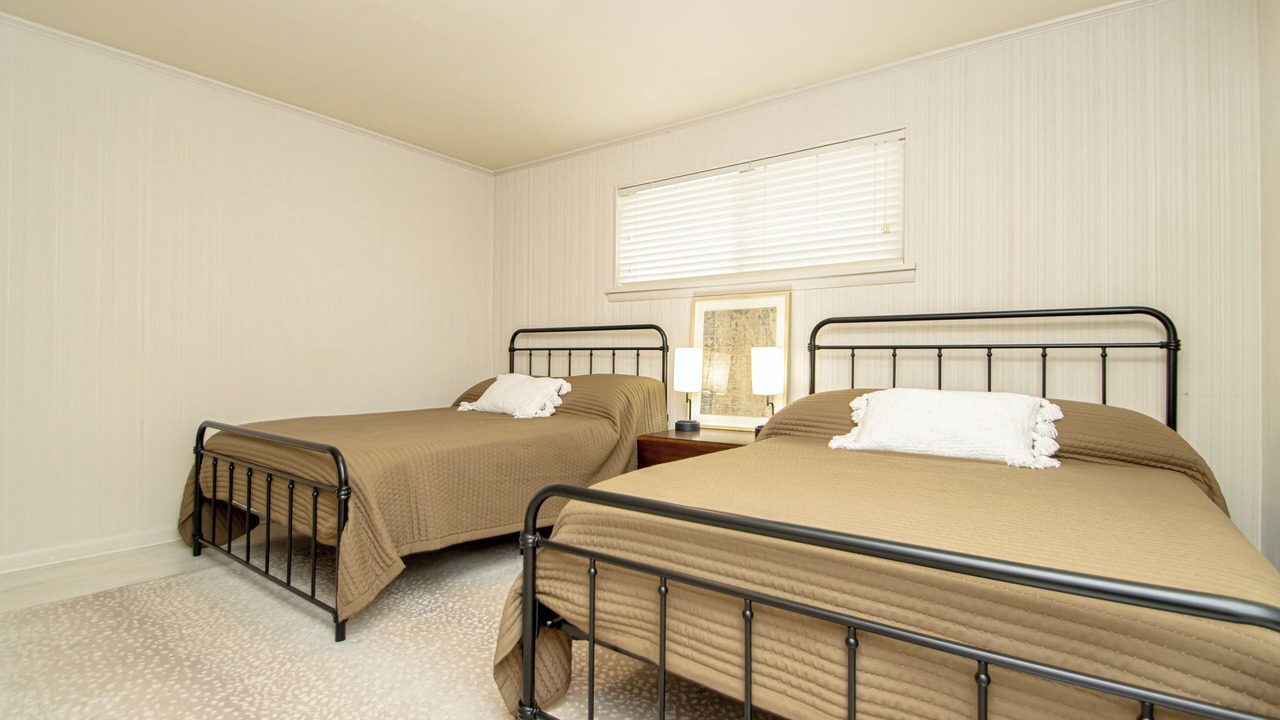 Photo of Bedroom in Benton