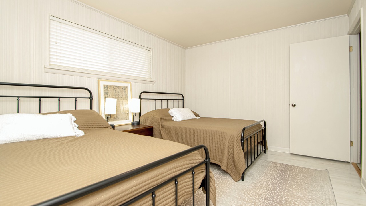 Photo of Bedroom in Benton