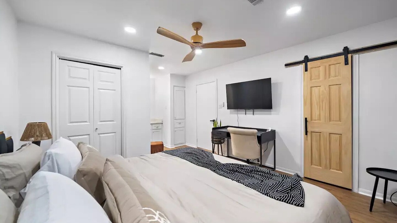 Photo of Bedroom in Humble