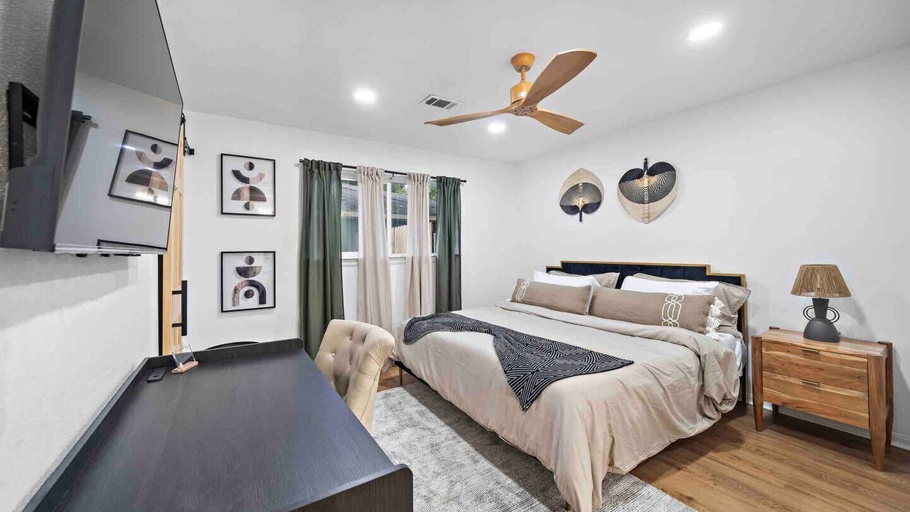 Photo of Bedroom in Humble