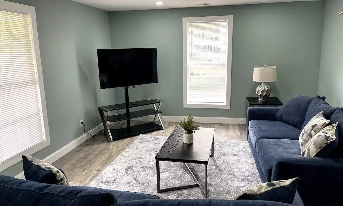 Photo of Livingroom in Burlington