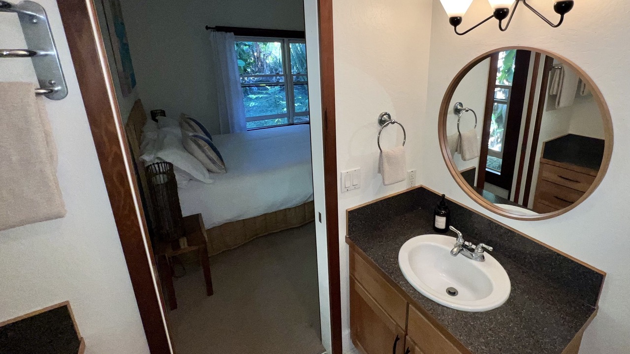 Photo of Bedroom in Kealakekua