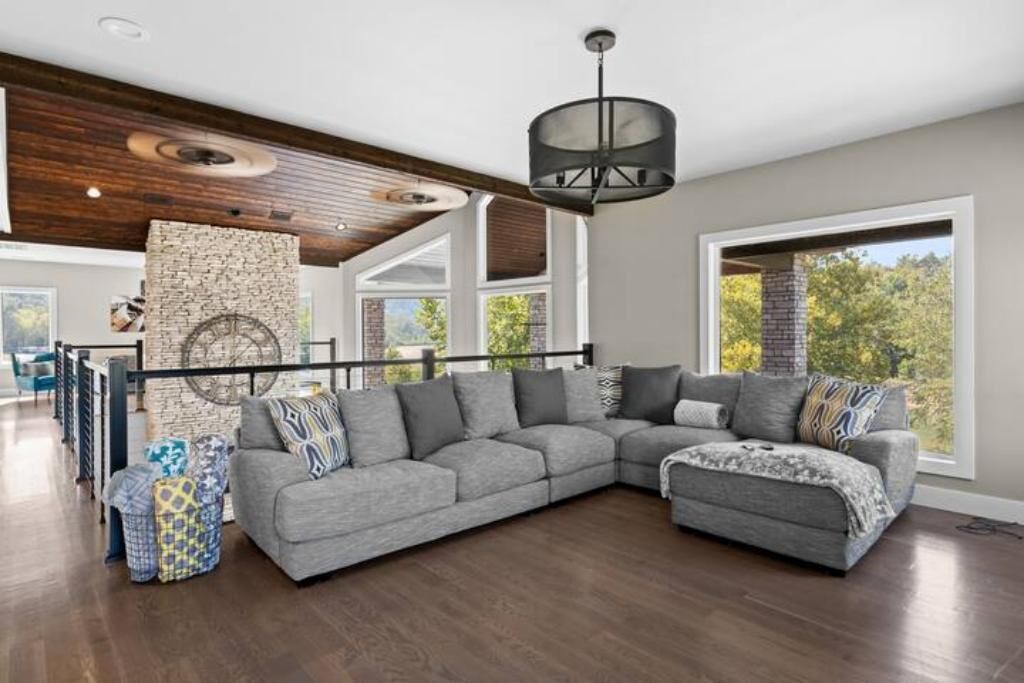 Photo of Livingroom in Van Buren