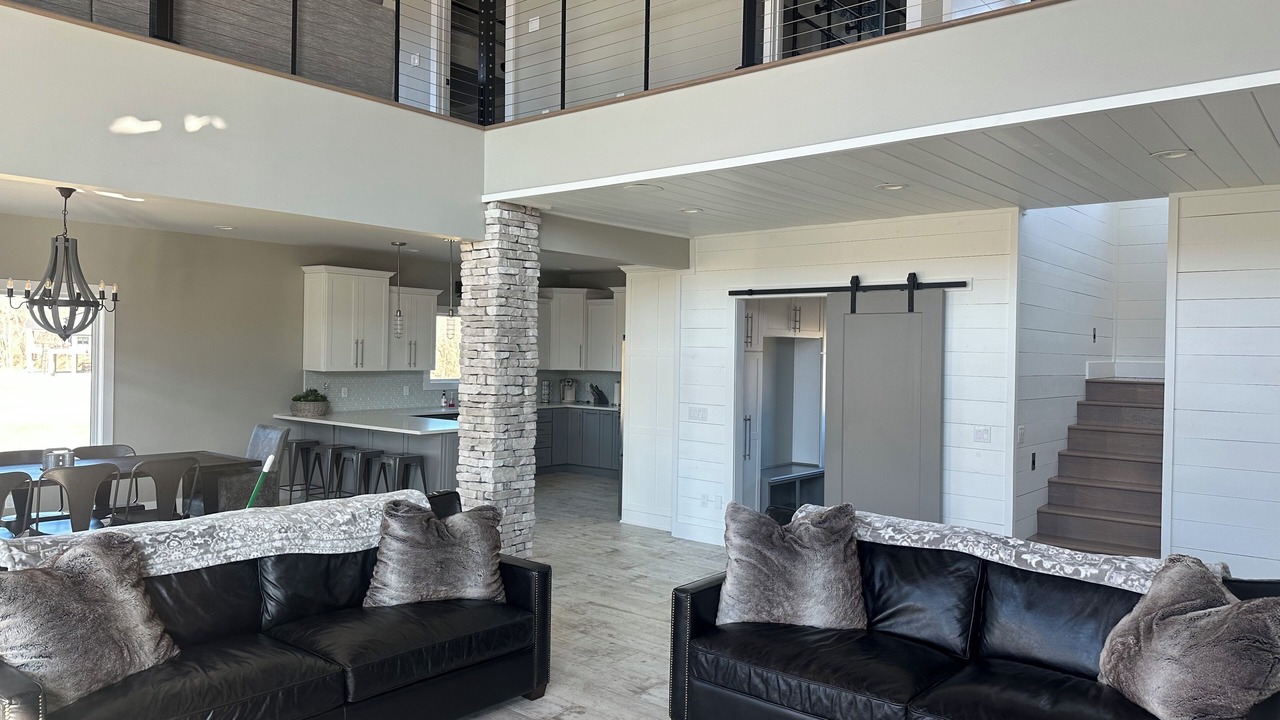 Photo of Livingroom in Van Buren