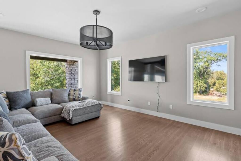 Photo of Livingroom in Van Buren
